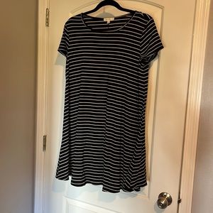 Comfortable hang out dress.